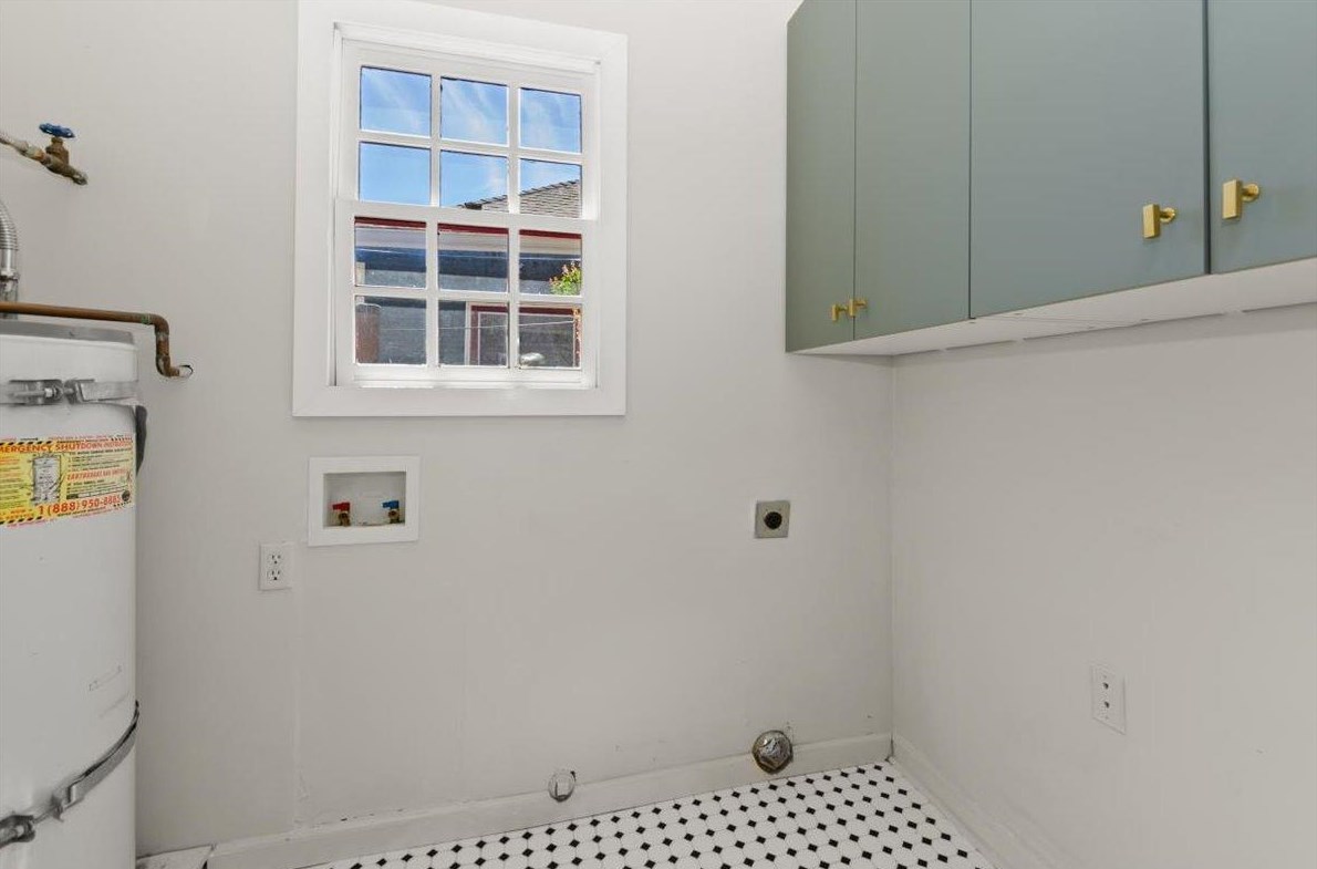 504 T St, Sacramento CA  95811-6916 exterior