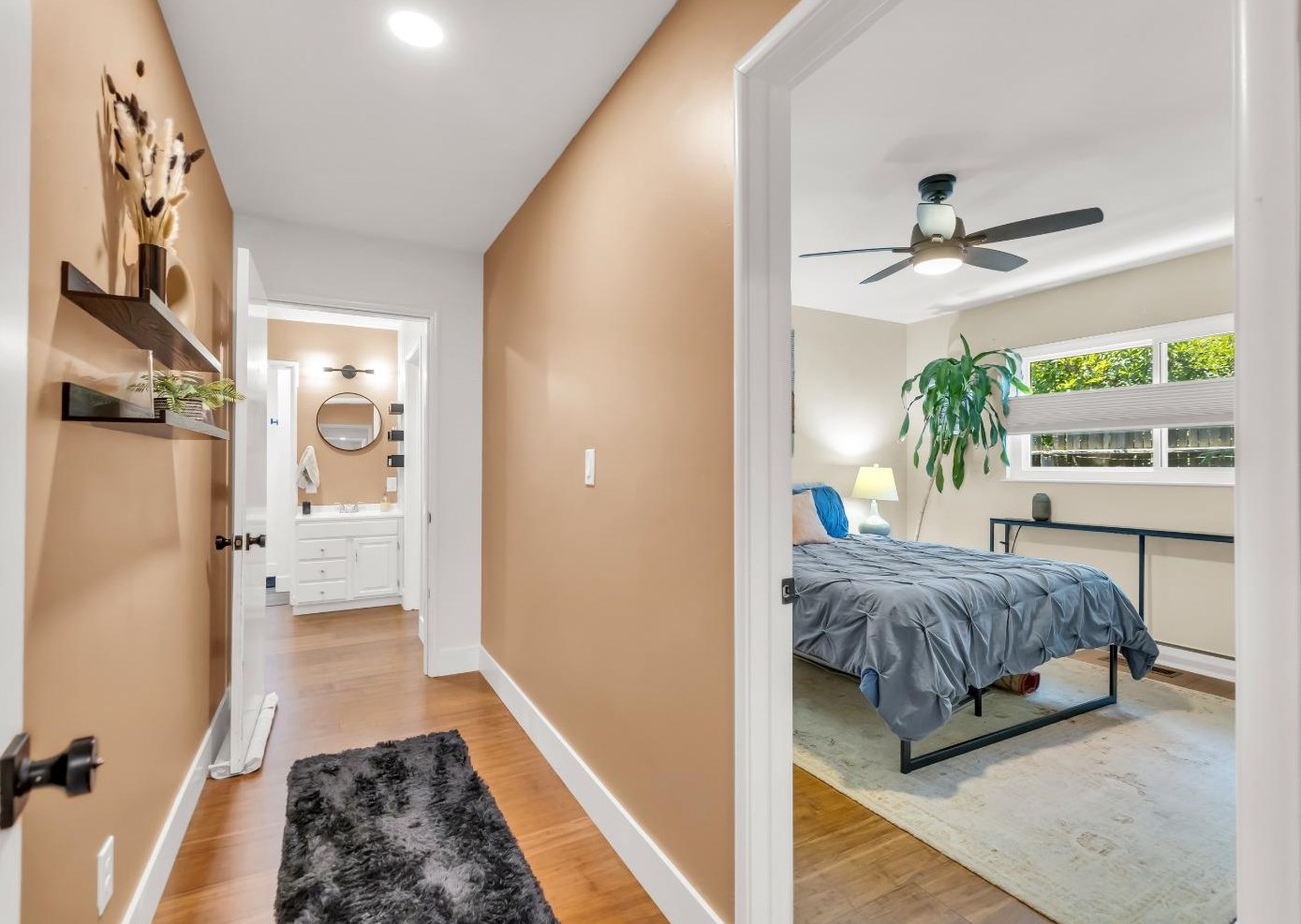 1224 41st Ave, Sacramento CA  95822-2943 exterior