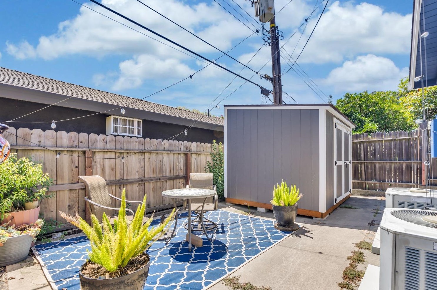 1224 41st Ave, Sacramento CA  95822-2943 exterior