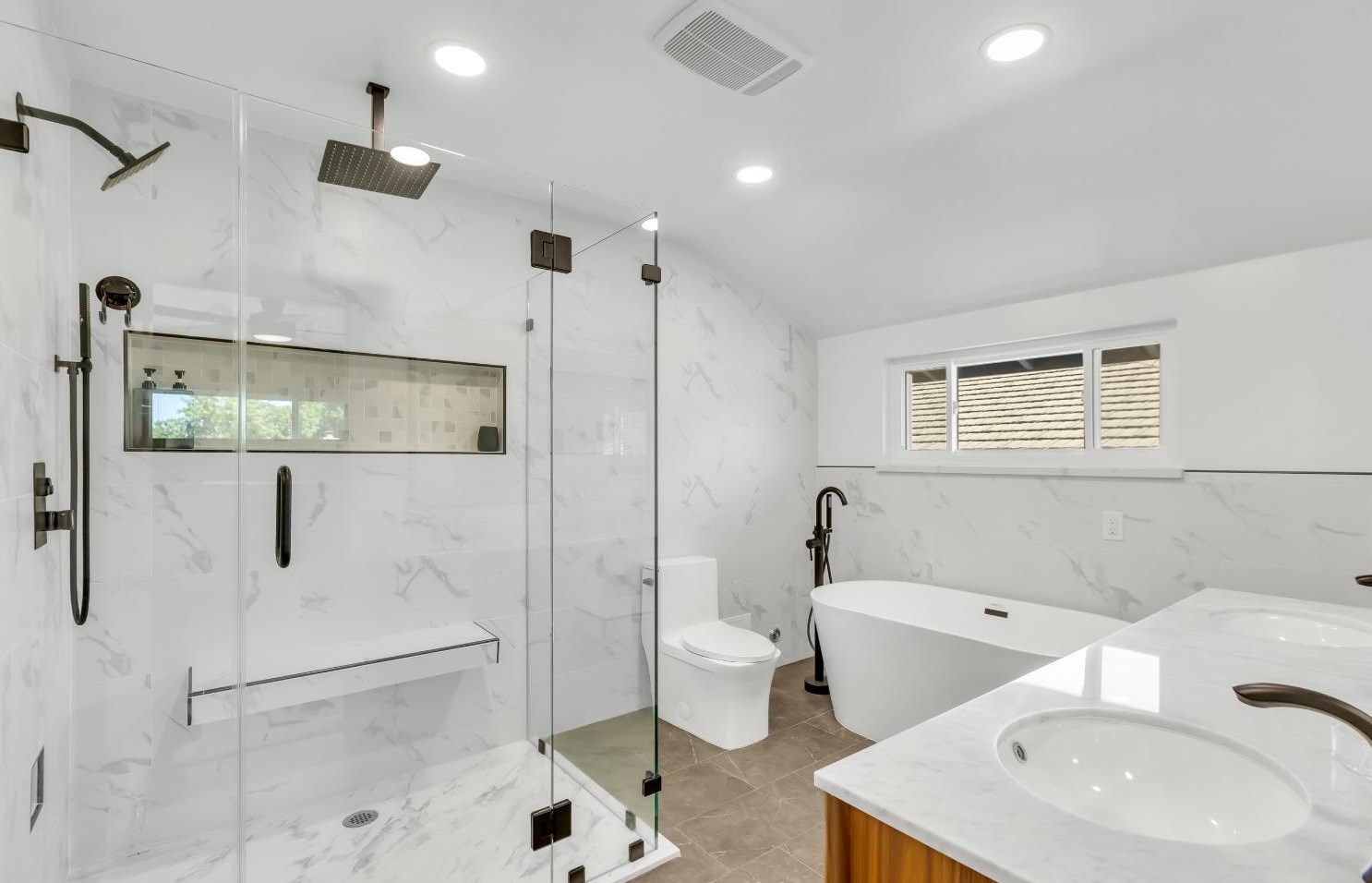1224 41st Ave, Sacramento CA  95822-2943 exterior
