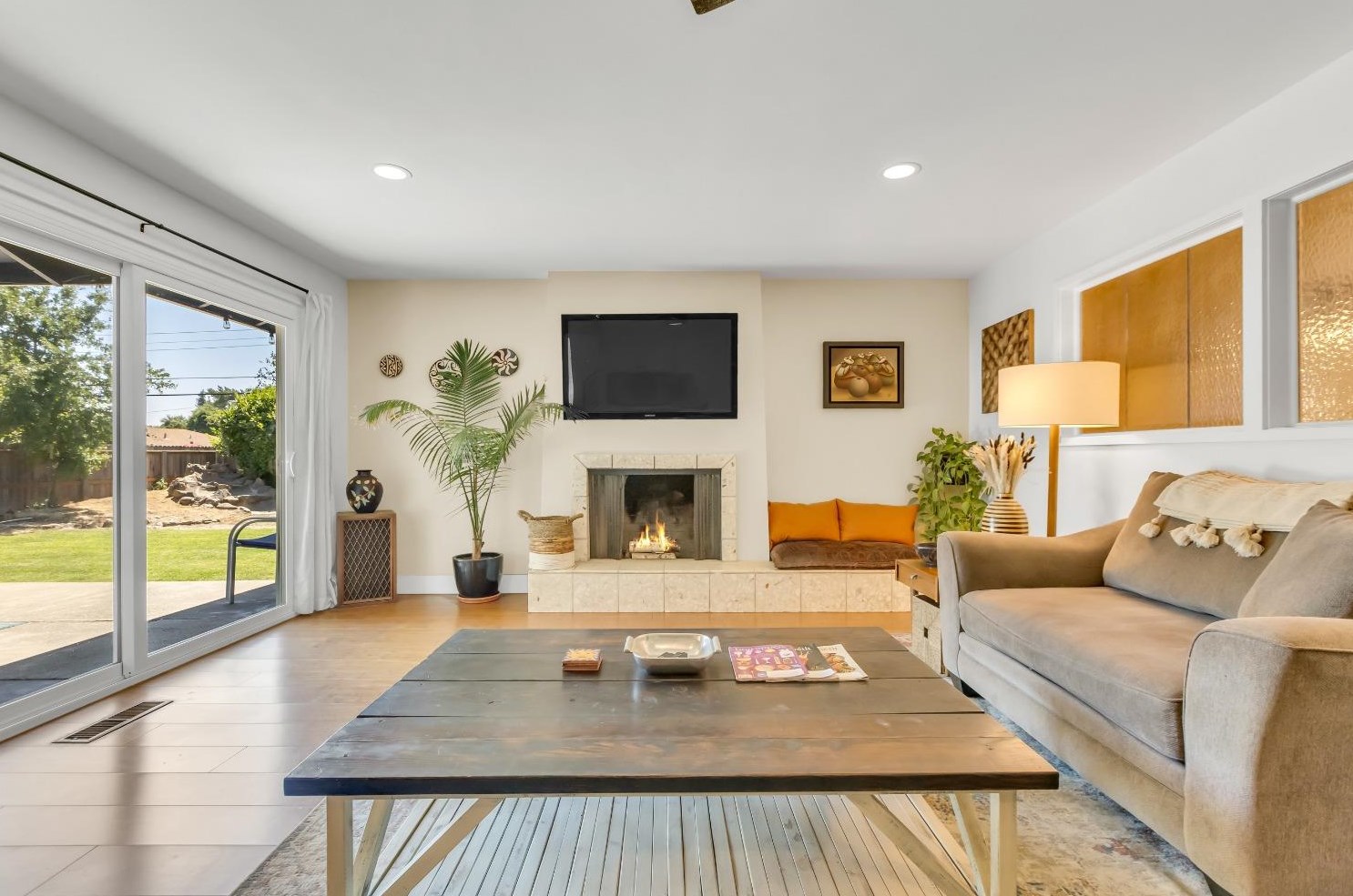 1224 41st Ave, Sacramento CA  95822-2943 exterior