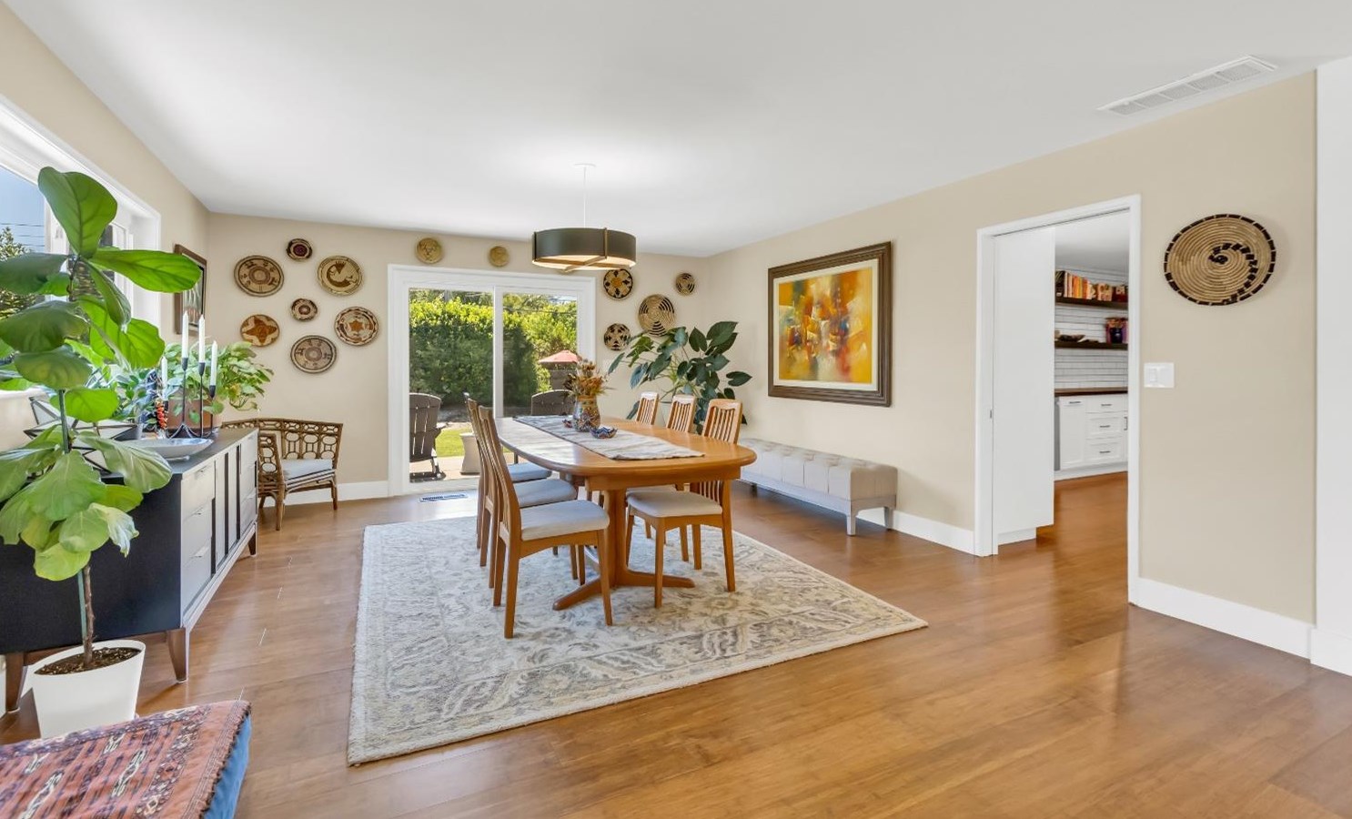 1224 41st Ave, Sacramento CA  95822-2943 exterior