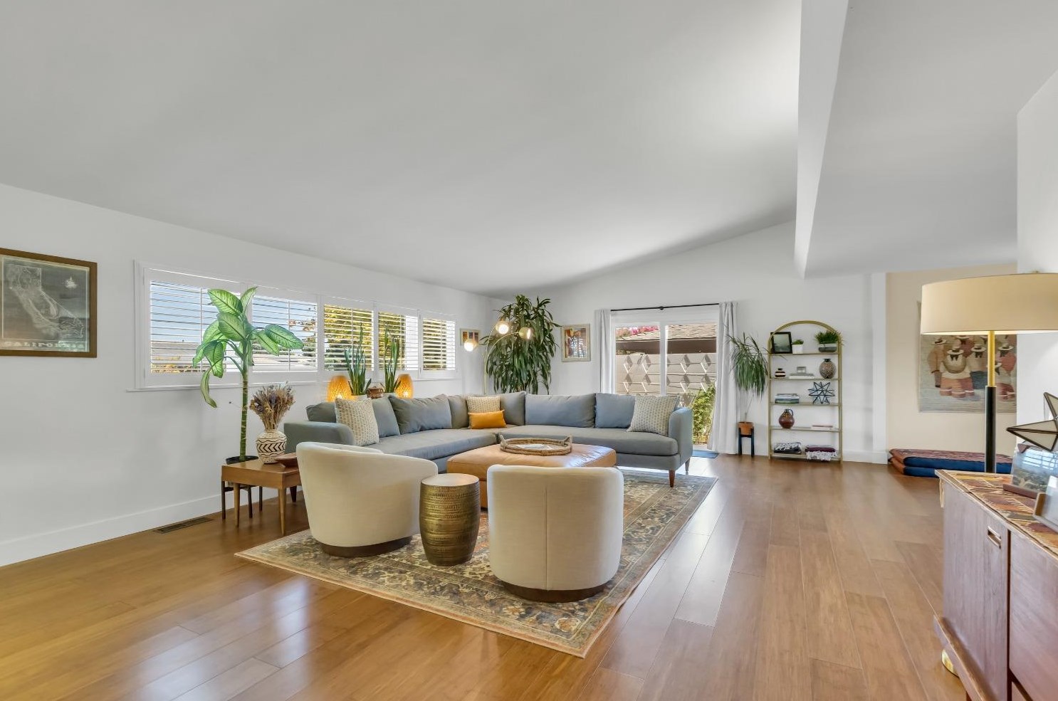 1224 41st Ave, Sacramento CA  95822-2943 exterior