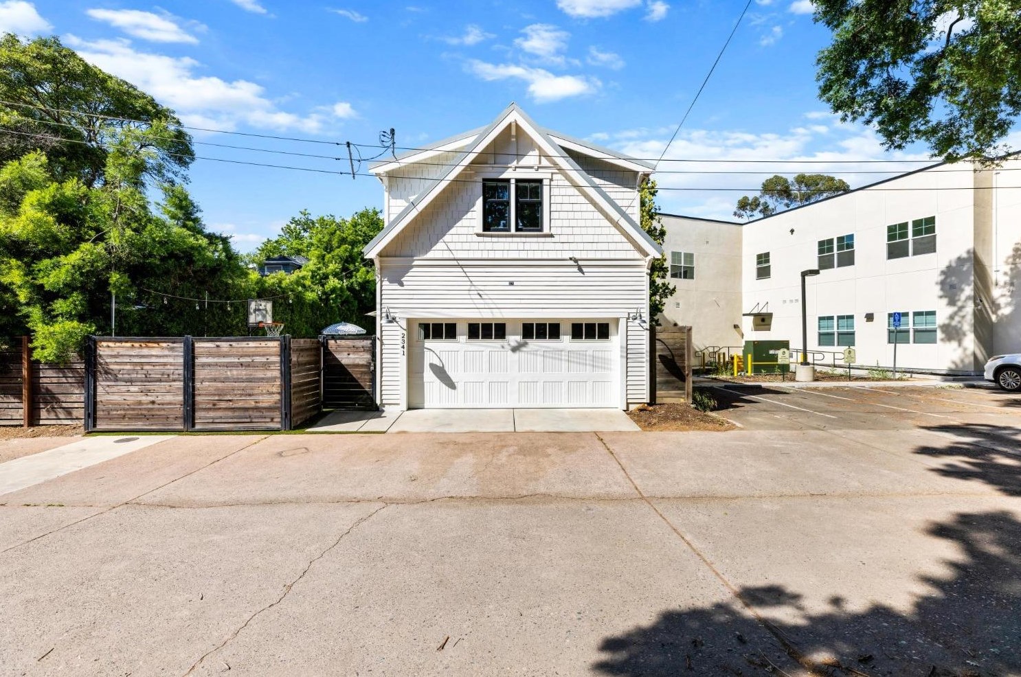 2340 Castro Way, Sacramento CA  95818-3234 exterior