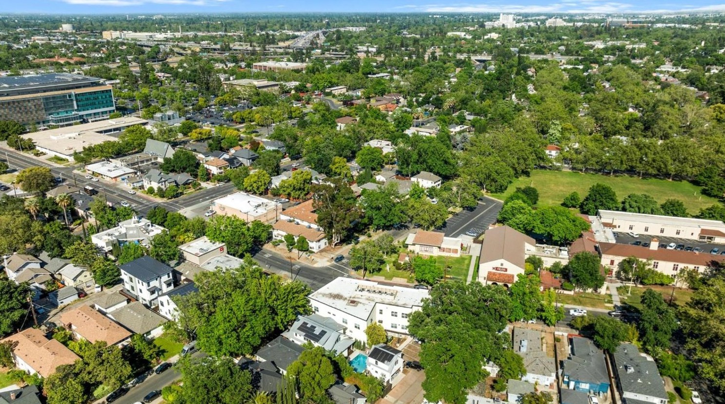 2340 Castro Way, Sacramento CA  95818-3234 exterior