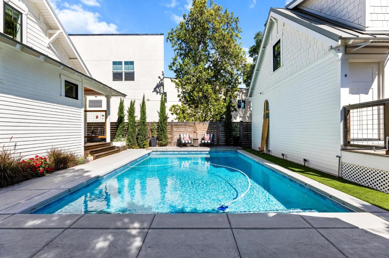 2340 Castro Way, Sacramento CA  95818-3234 exterior