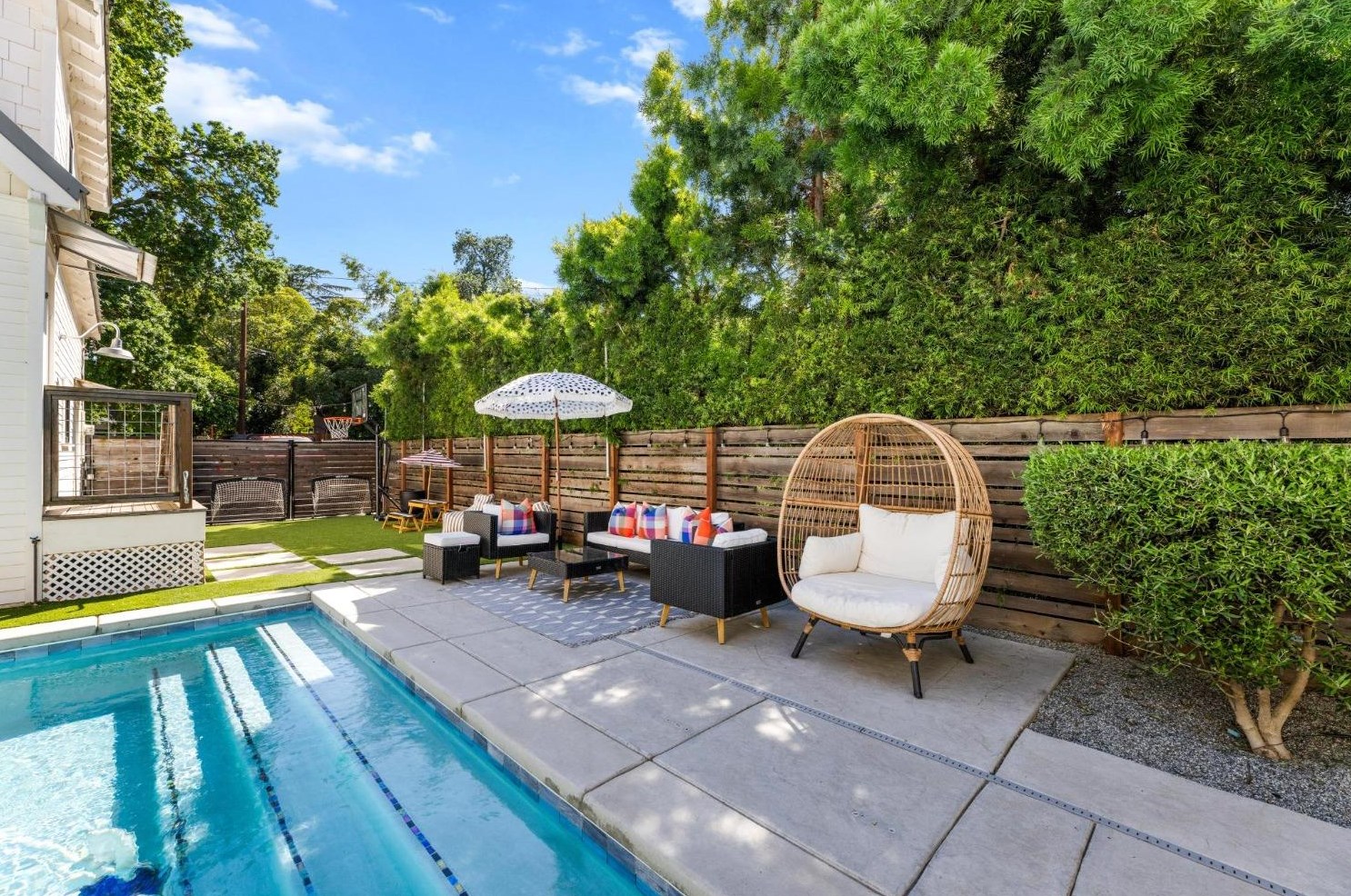 2340 Castro Way, Sacramento CA  95818-3234 exterior