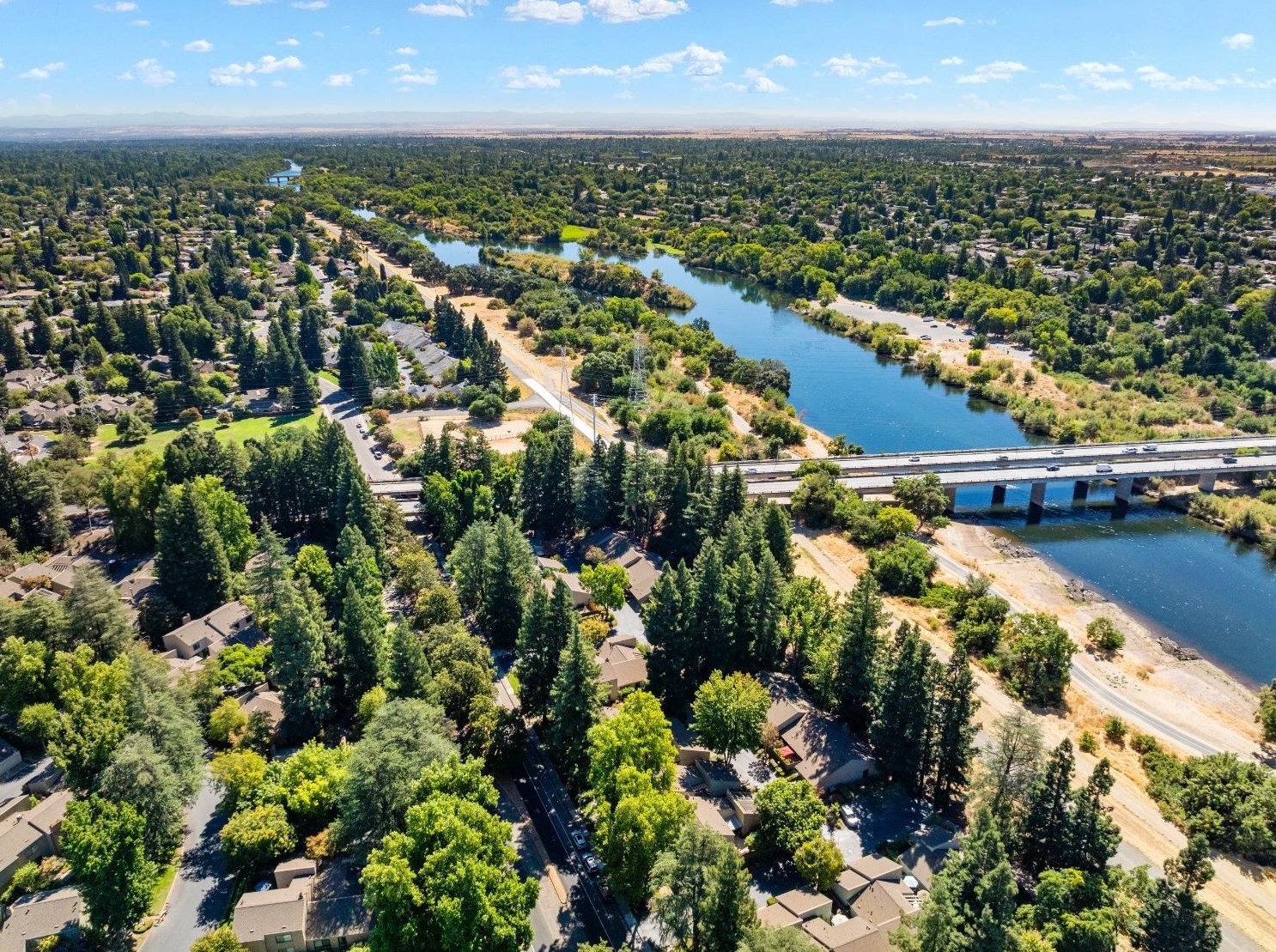 1581 University Ave, Sacramento CA  95825-6863 exterior