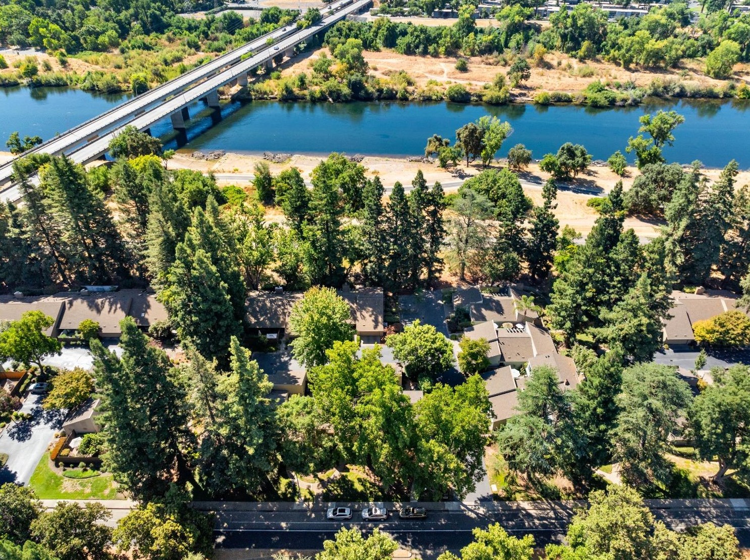 1581 University Ave, Sacramento CA  95825-6863 exterior