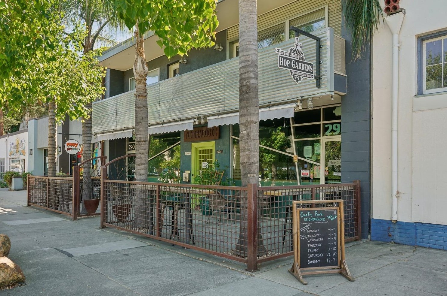 2871 3rd Ave, Sacramento CA  95818-2707 exterior
