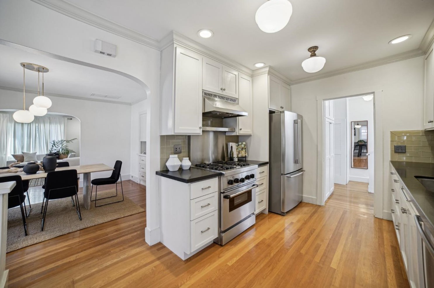 2871 3rd Ave, Sacramento CA  95818-2707 exterior