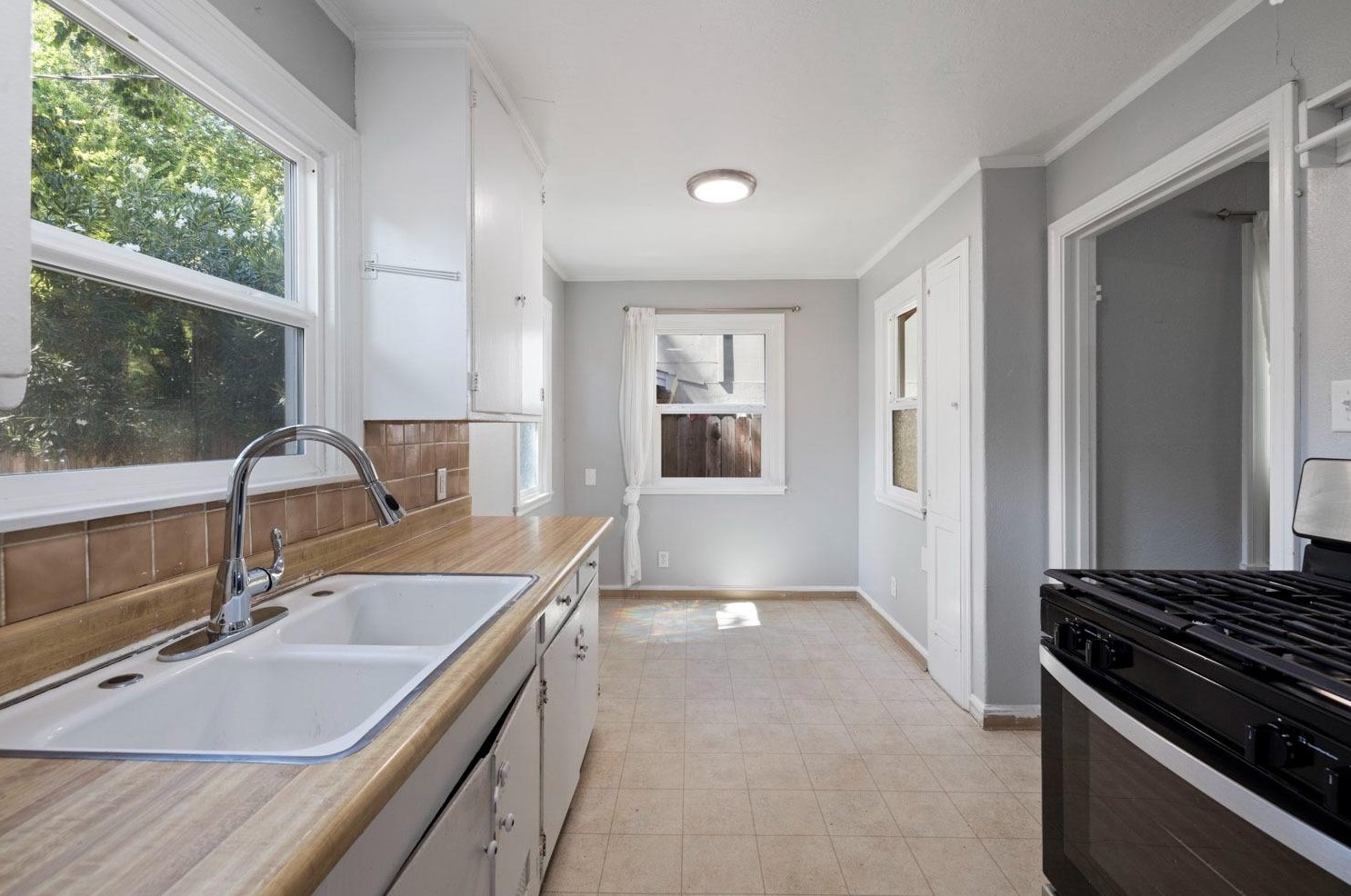 621 D St, Davis CA 95616-3714 exterior