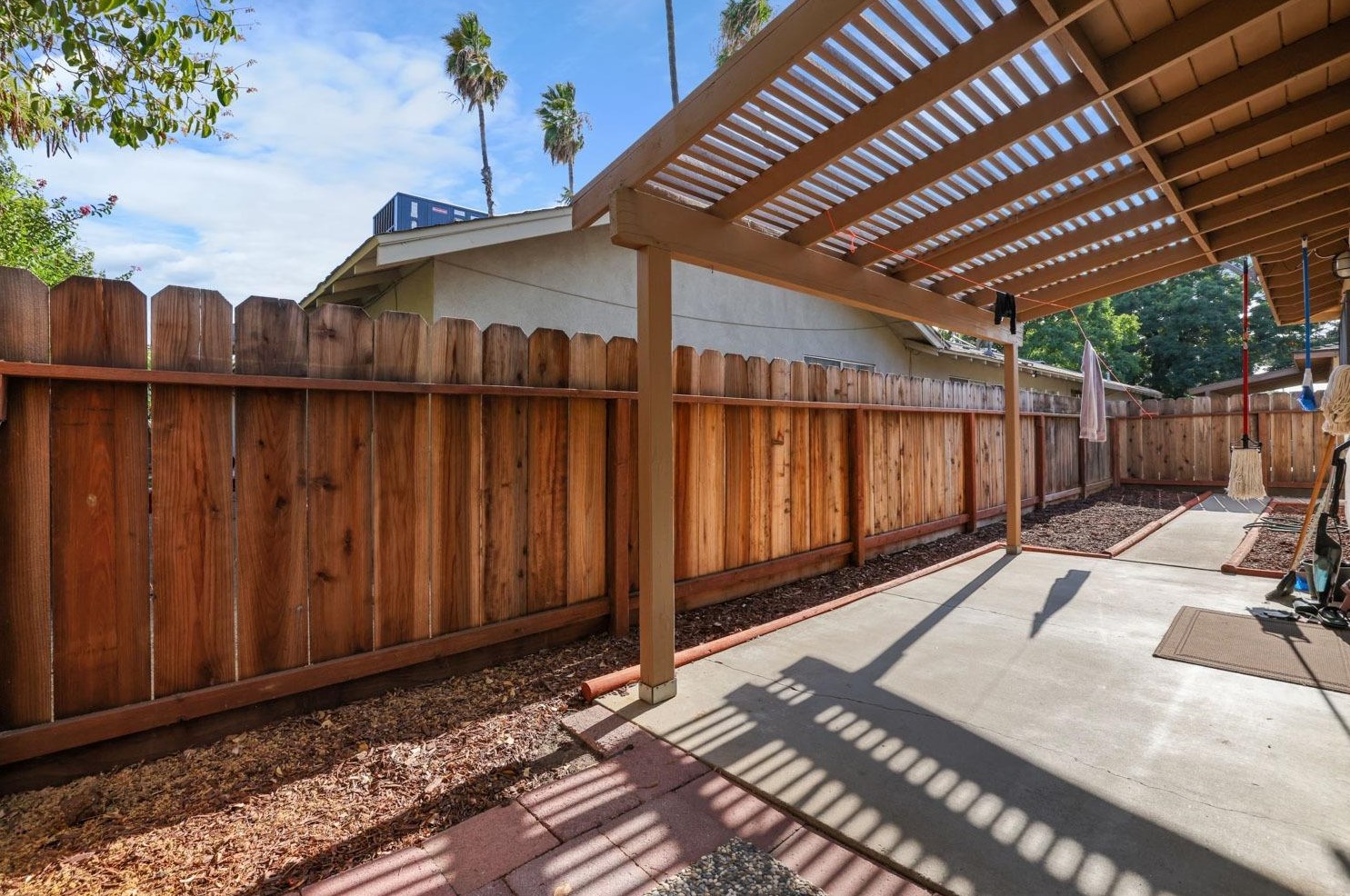 1900 Floyd Ave, Modesto CA  95355-2206 exterior