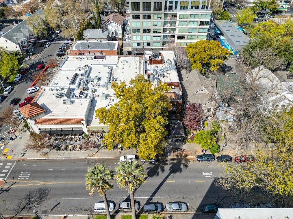 1813 Capitol Ave, Sacramento CA  95811-4268 exterior