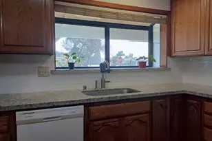 8401 Grinnel Way, Sacramento, CA 95826 - Photo 9