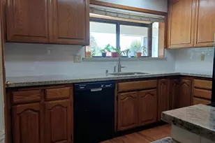 8401 Grinnel Way, Sacramento, CA 95826 - Photo 11