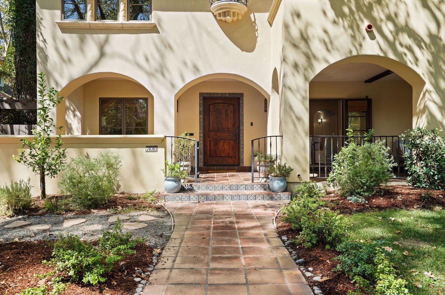 700 34th St, Sacramento CA  95816-3822 exterior