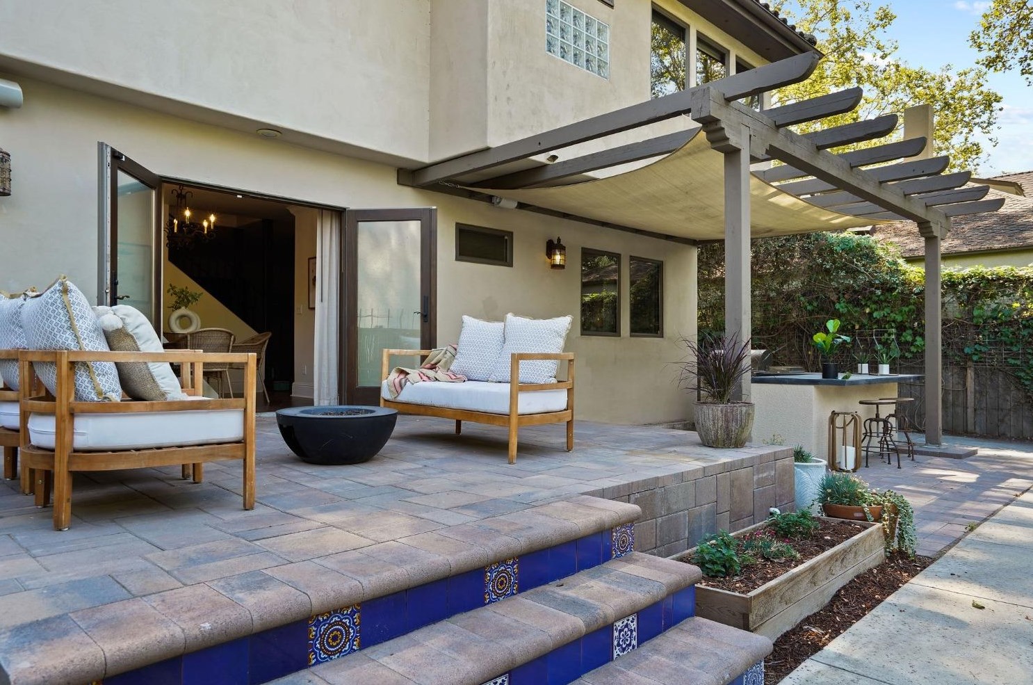 700 34th St, Sacramento CA  95816-3822 exterior