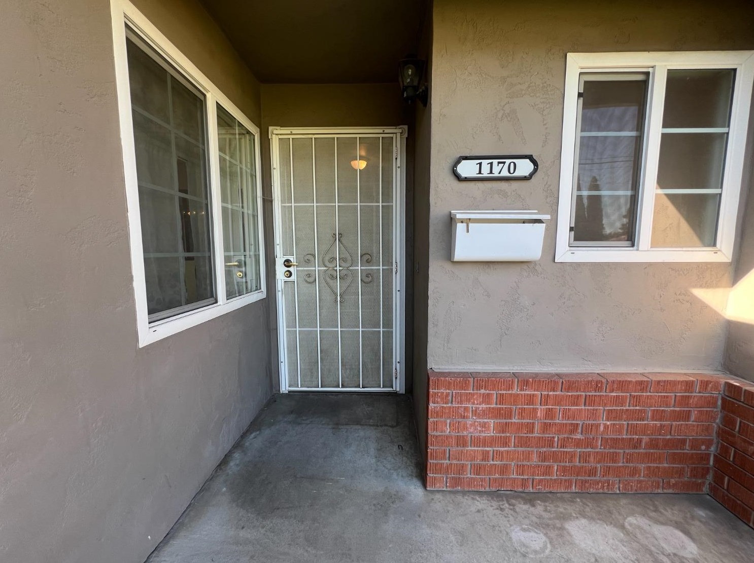 1170 Minaret Ave, Turlock CA 95380-5526 exterior