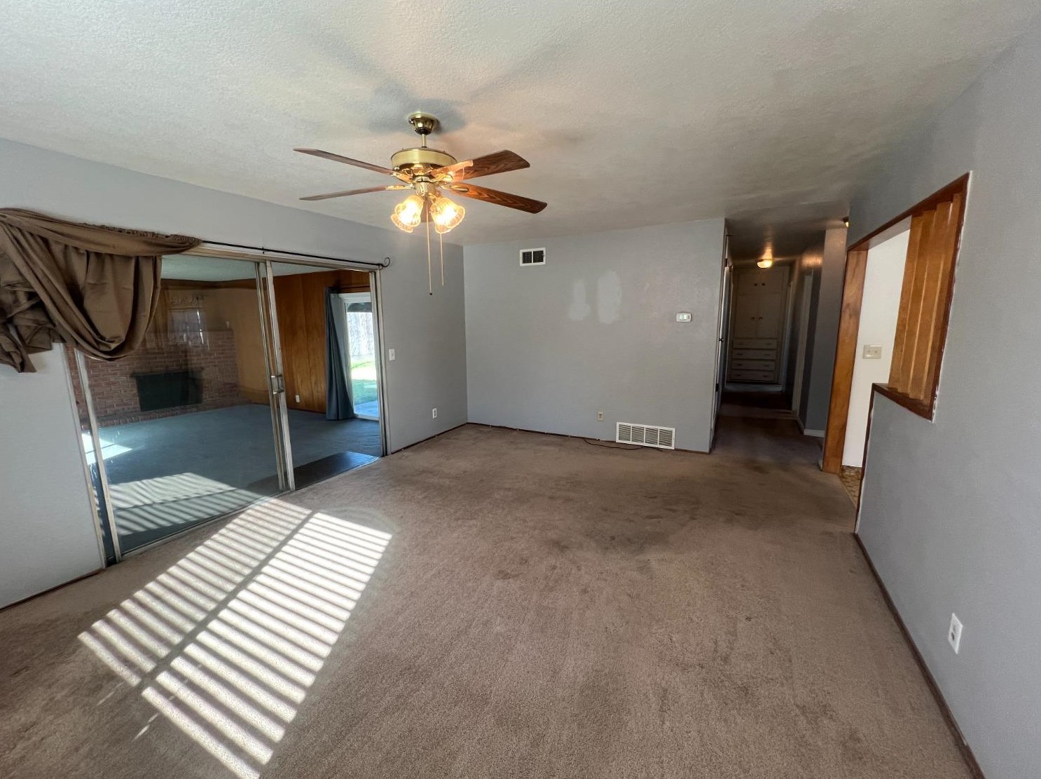 1170 Minaret Ave, Turlock CA 95380-5526 exterior