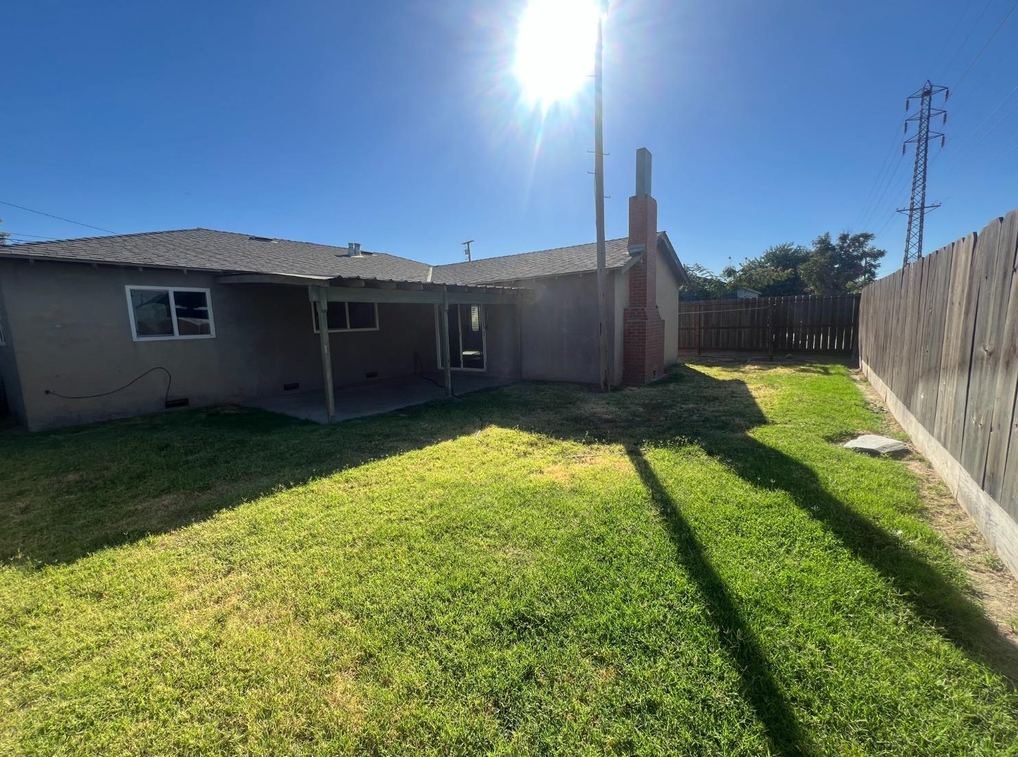 1170 Minaret Ave, Turlock CA 95380-5526 exterior