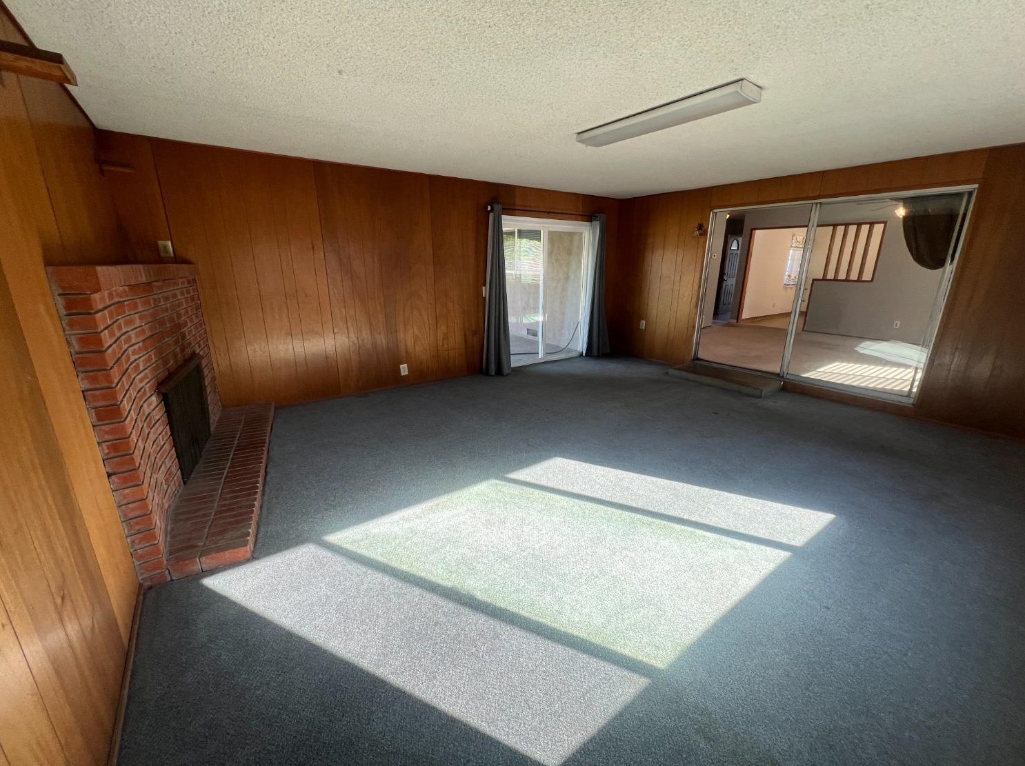 1170 Minaret Ave, Turlock CA 95380-5526 exterior