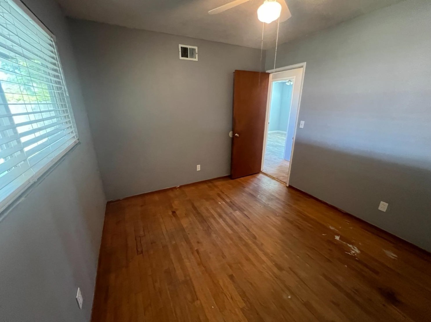 1170 Minaret Ave, Turlock CA 95380-5526 exterior