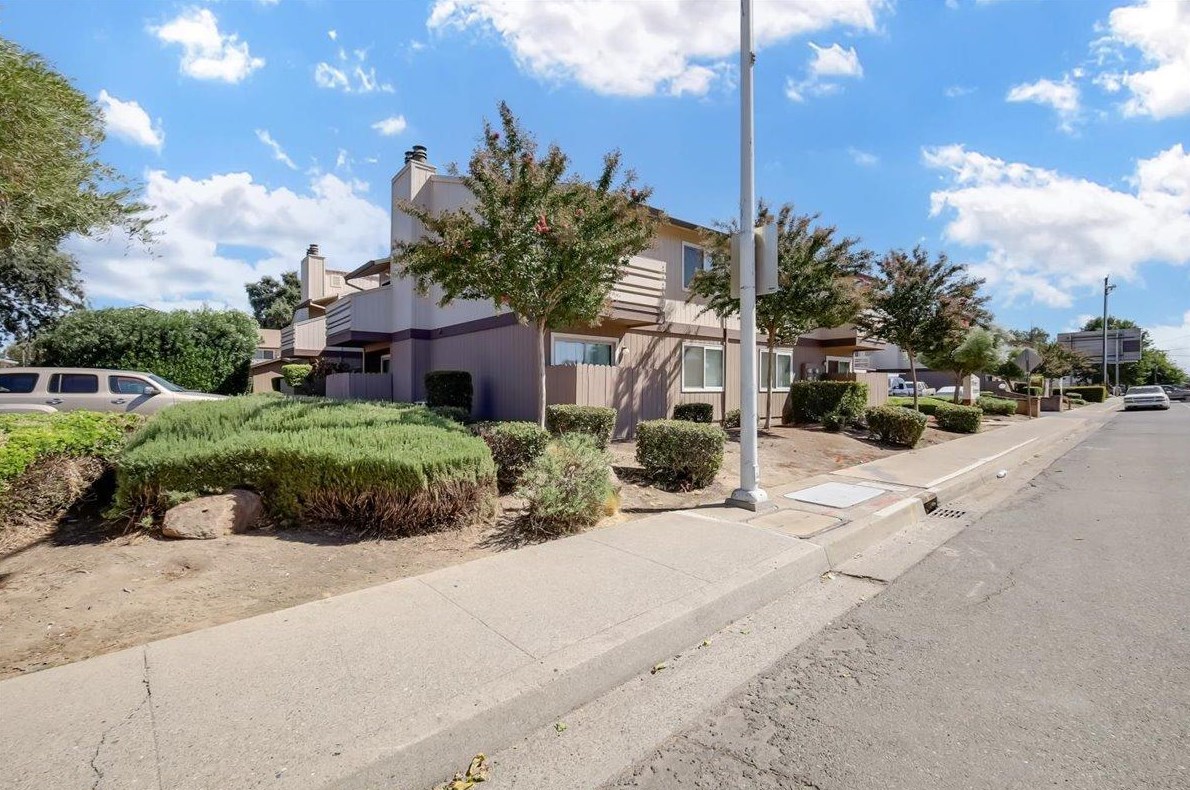 799 Clark Ave, Yuba City CA  95991-4368 exterior