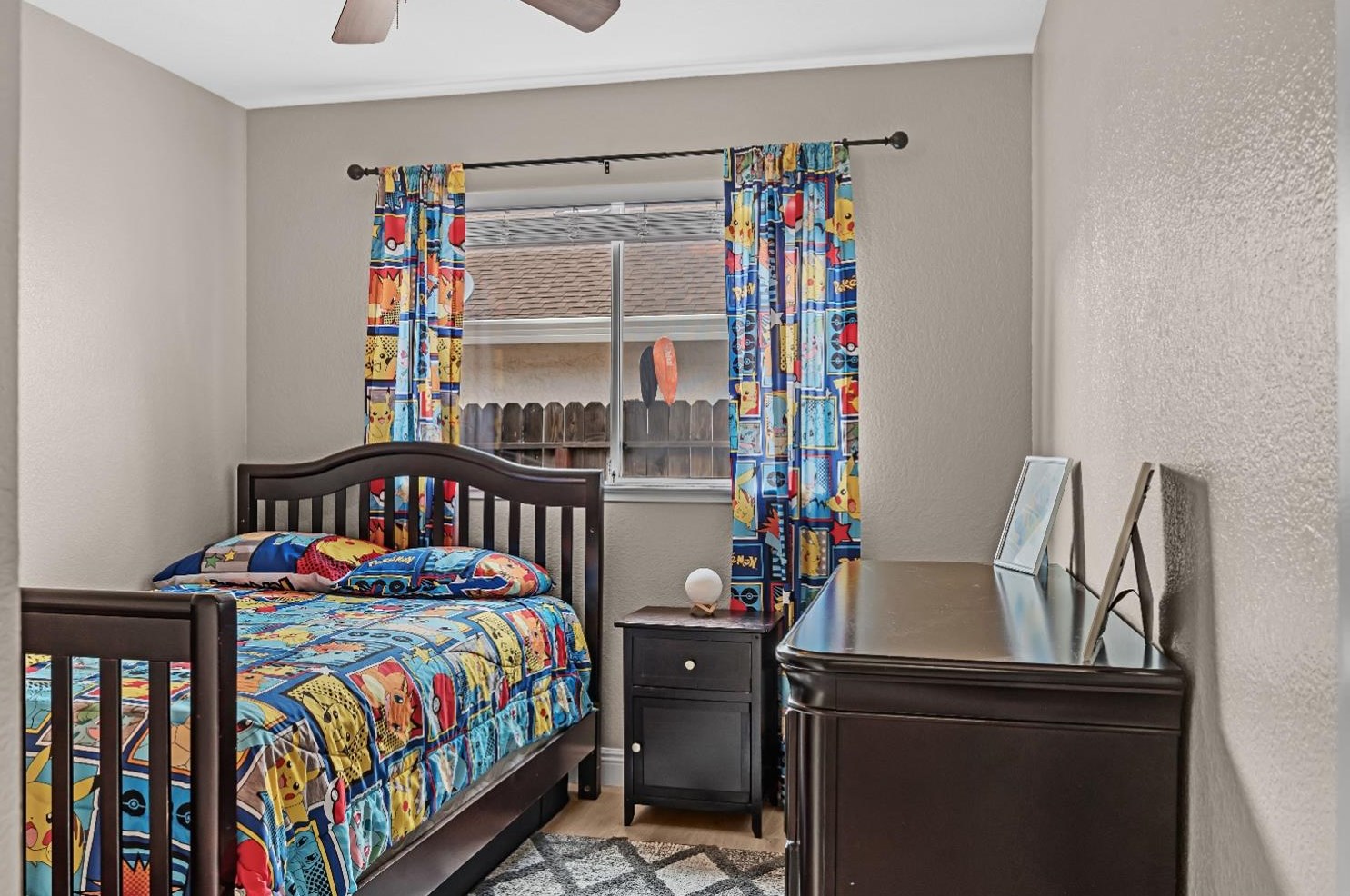 1612 Revere Dr, Roseville CA 95747-7421 exterior