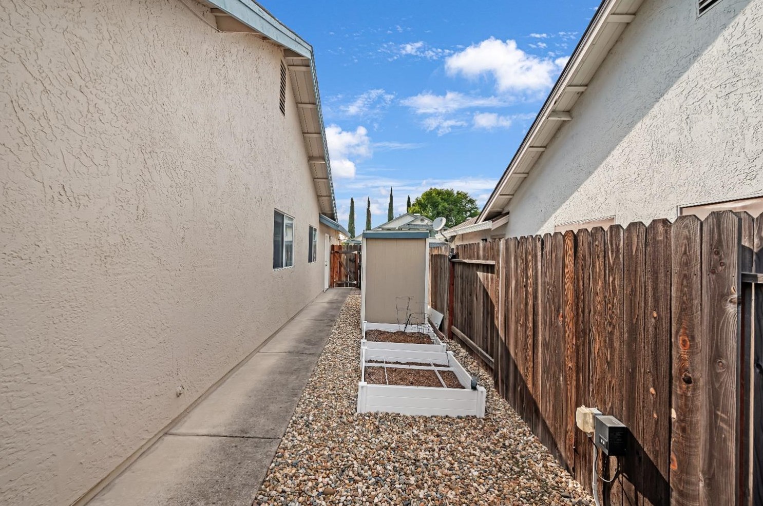 1612 Revere Dr, Roseville CA 95747-7421 exterior