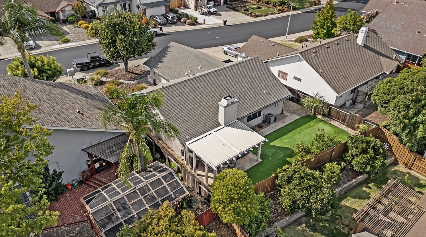 1612 Revere Dr, Roseville CA 95747-7421 exterior