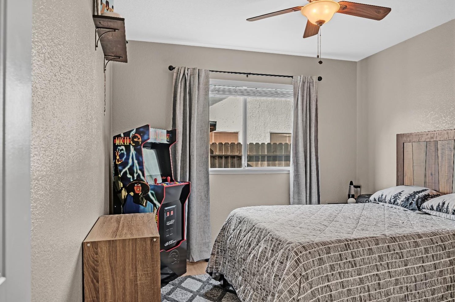 1612 Revere Dr, Roseville CA 95747-7421 exterior