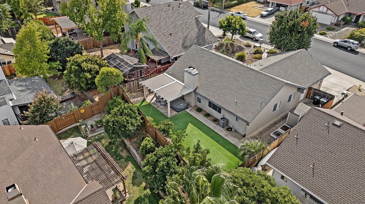 1612 Revere Dr, Roseville CA 95747-7421 exterior