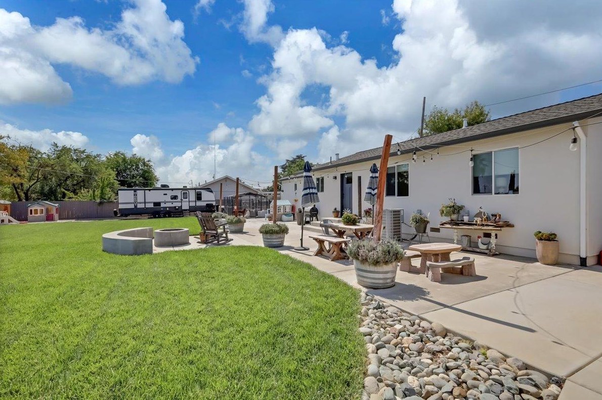 2567 California St, Sutter CA 95982-9998 exterior