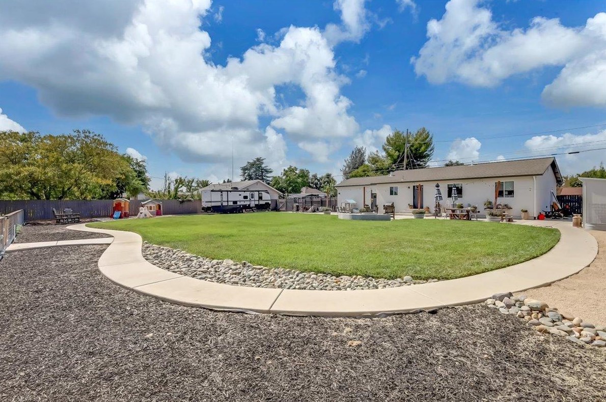 2567 California St, Sutter CA 95982-9998 exterior