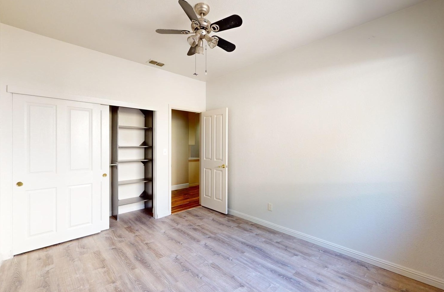 595 Millfront Ave, Yuba City CA 95991-8301 exterior