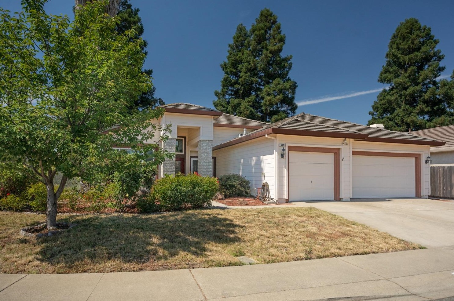 595 Millfront Ave, Yuba City CA 95991-8301 exterior