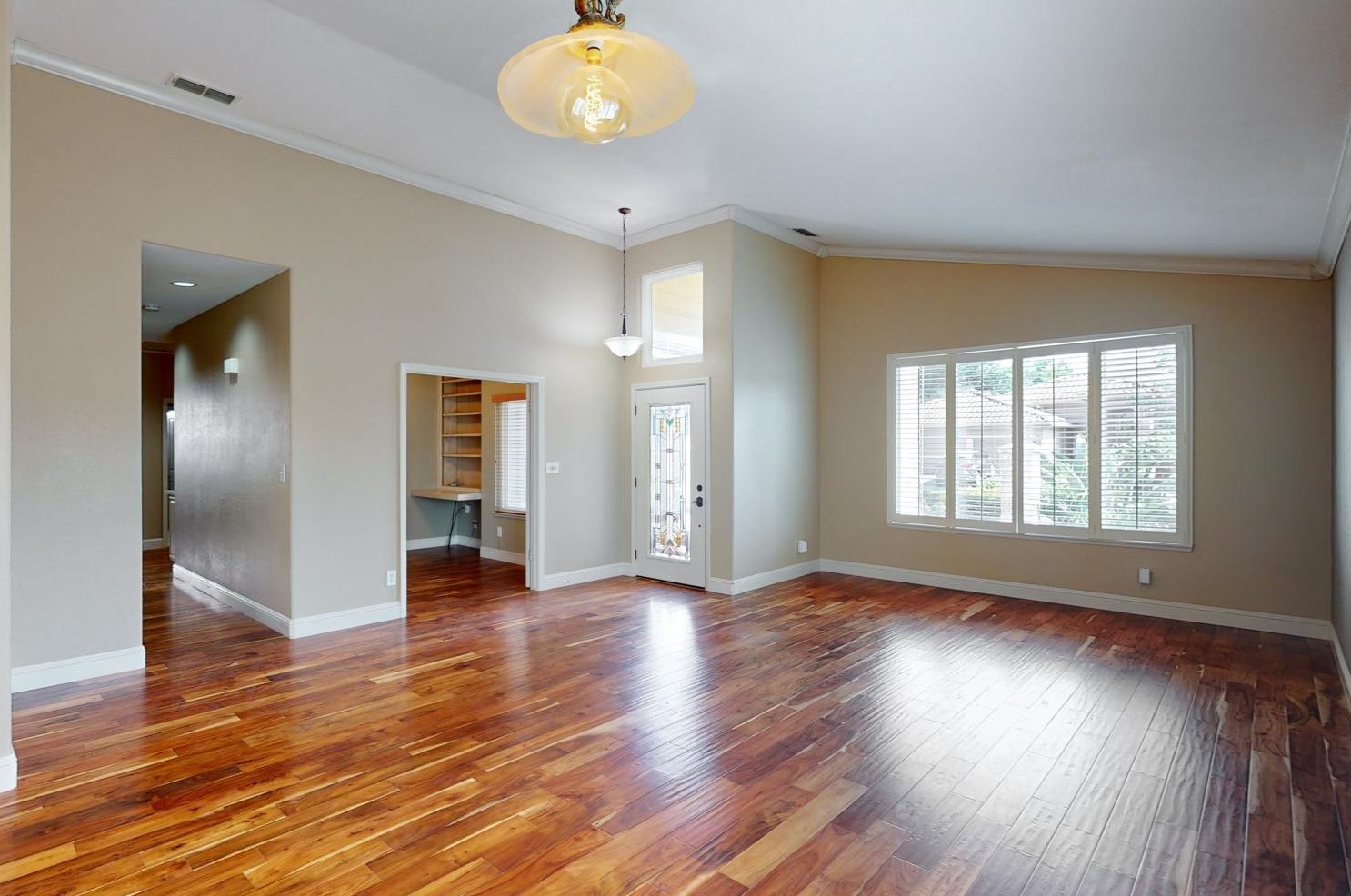 595 Millfront Ave, Yuba City CA 95991-8301 exterior