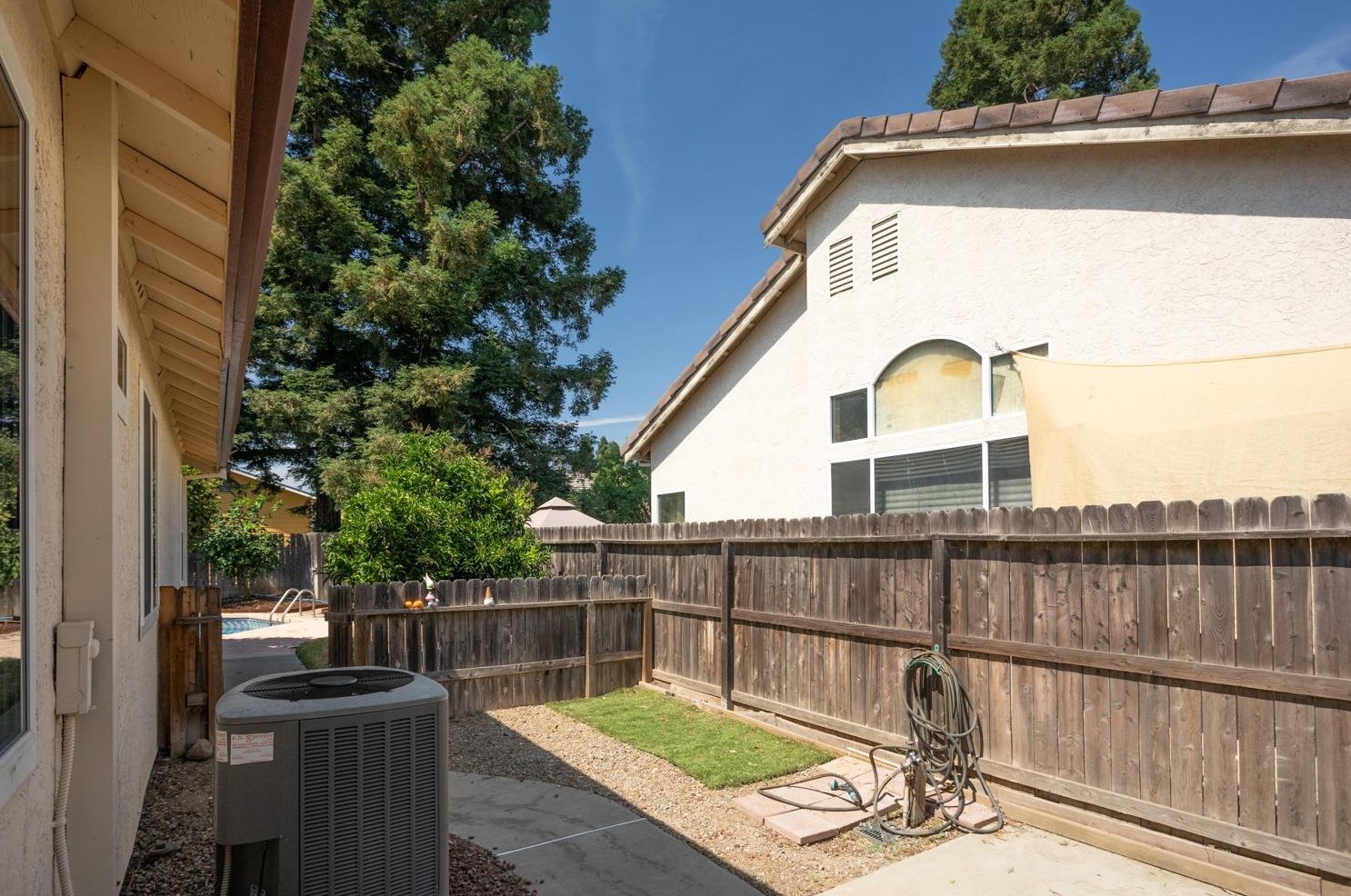 595 Millfront Ave, Yuba City CA 95991-8301 exterior