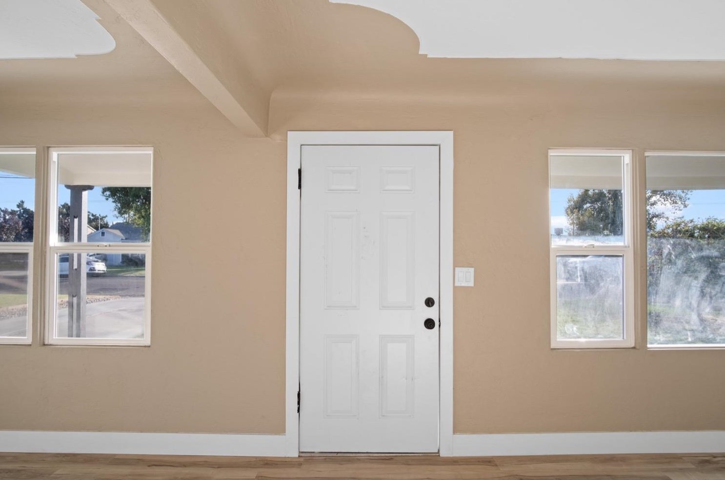 821 Minaret Ave, Turlock CA 95380-5519 exterior