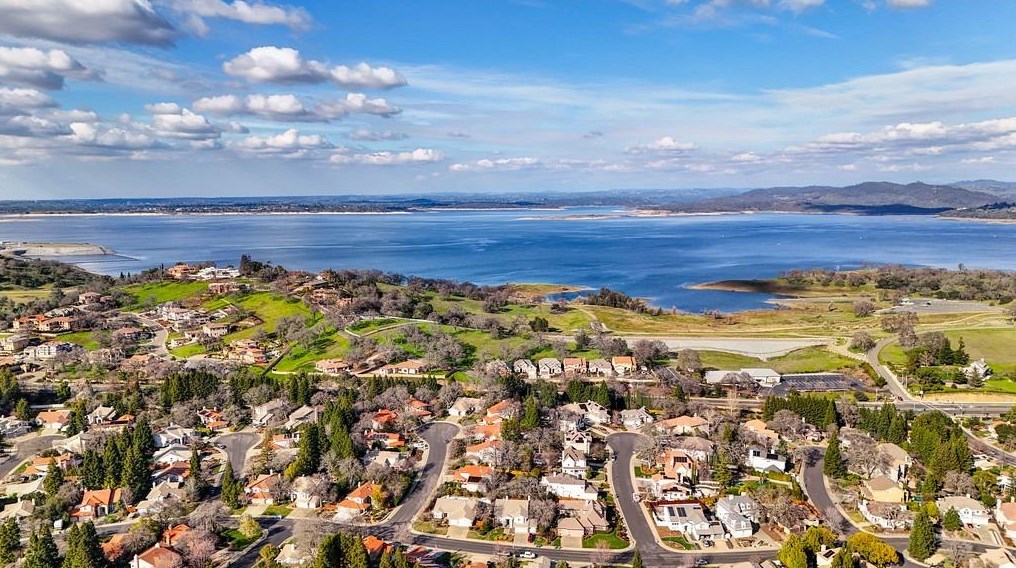 220 Singer Ln, Folsom CA  95630-5277 exterior