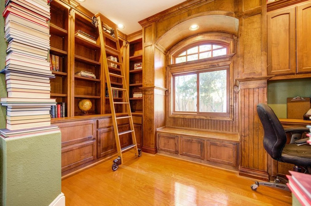 220 Singer Ln, Folsom CA  95630-5277 exterior