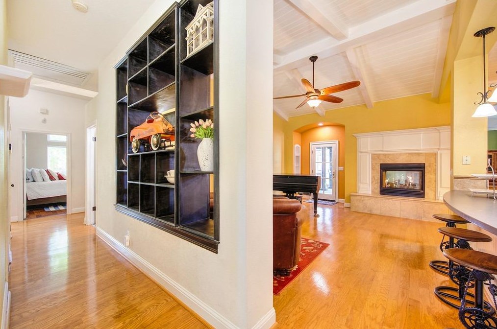 220 Singer Ln, Folsom CA  95630-5277 exterior