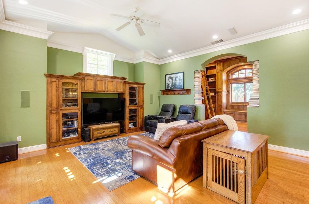 220 Singer Ln, Folsom CA  95630-5277 exterior