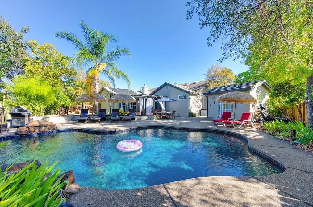 220 Singer Ln, Folsom CA  95630-5277 exterior