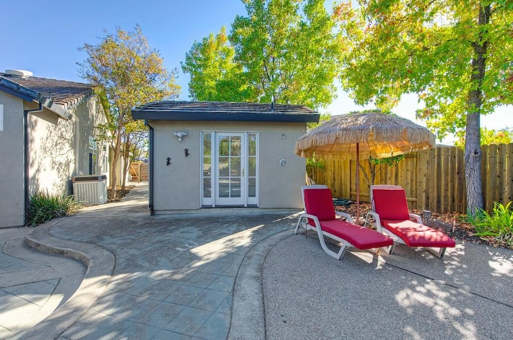220 Singer Ln, Folsom CA  95630-5277 exterior