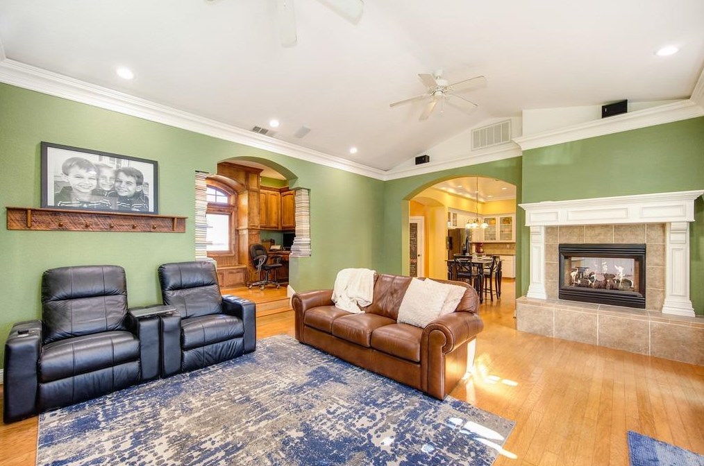 220 Singer Ln, Folsom CA  95630-5277 exterior