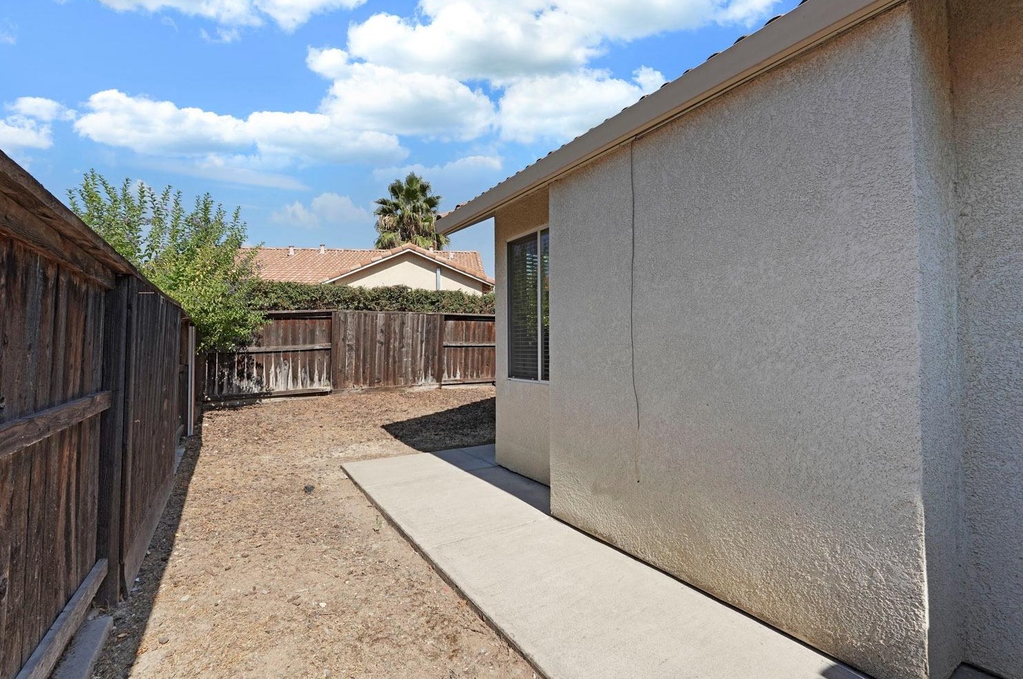 221 Aruba Cir, Sacramento CA  95823-5985 exterior