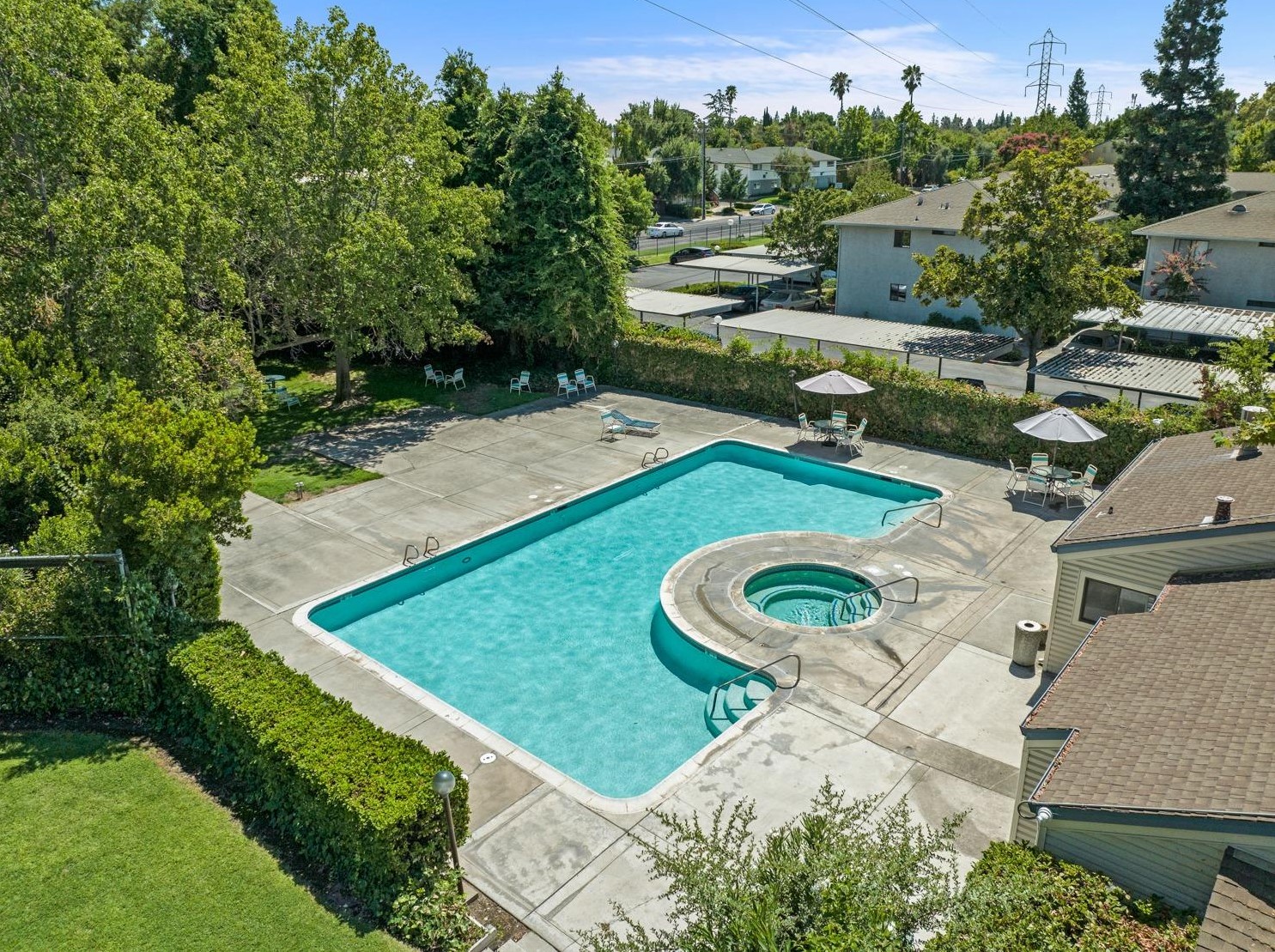 2280 Hurley Way, Sacramento CA  95825-2375 exterior