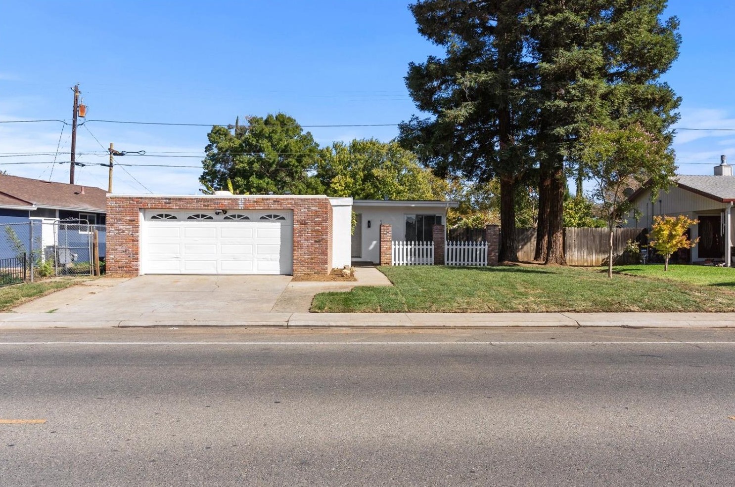 1431 Clark Ave, Yuba City CA  95991-2821 exterior